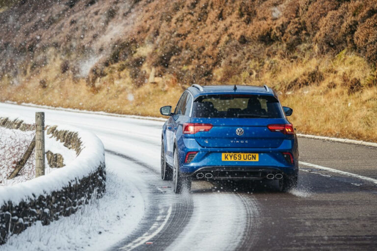 AutoBild visų sezonų padangų testas 2025 m. (215/50 R18) — Bridgestone ir Continental pirmauja