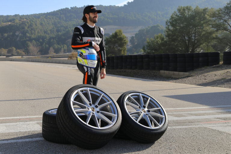 Hankook Ventus S1 evo Z tampa Porsche 911 Carrera gamyklinis montavimas 19/20 colių dydžiais
