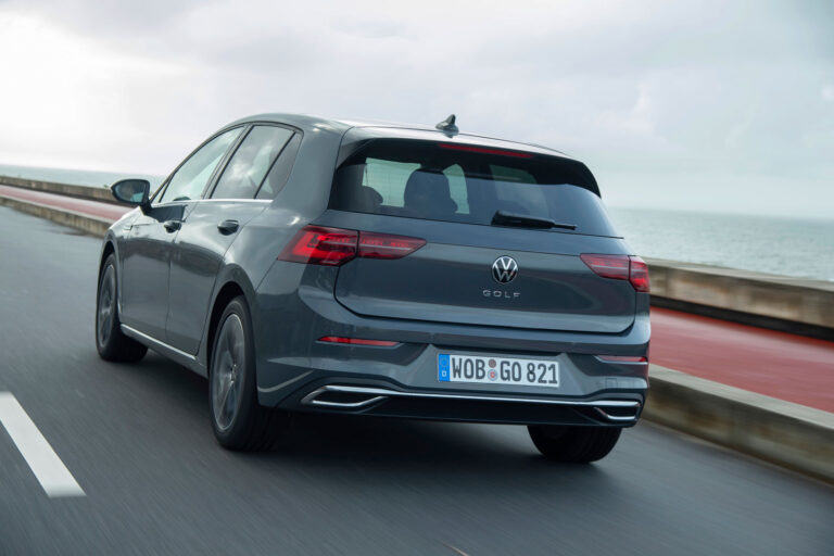 Auto Express 2026 žieminių padangų testas: Continental nežymiai aplenkė Pirelli