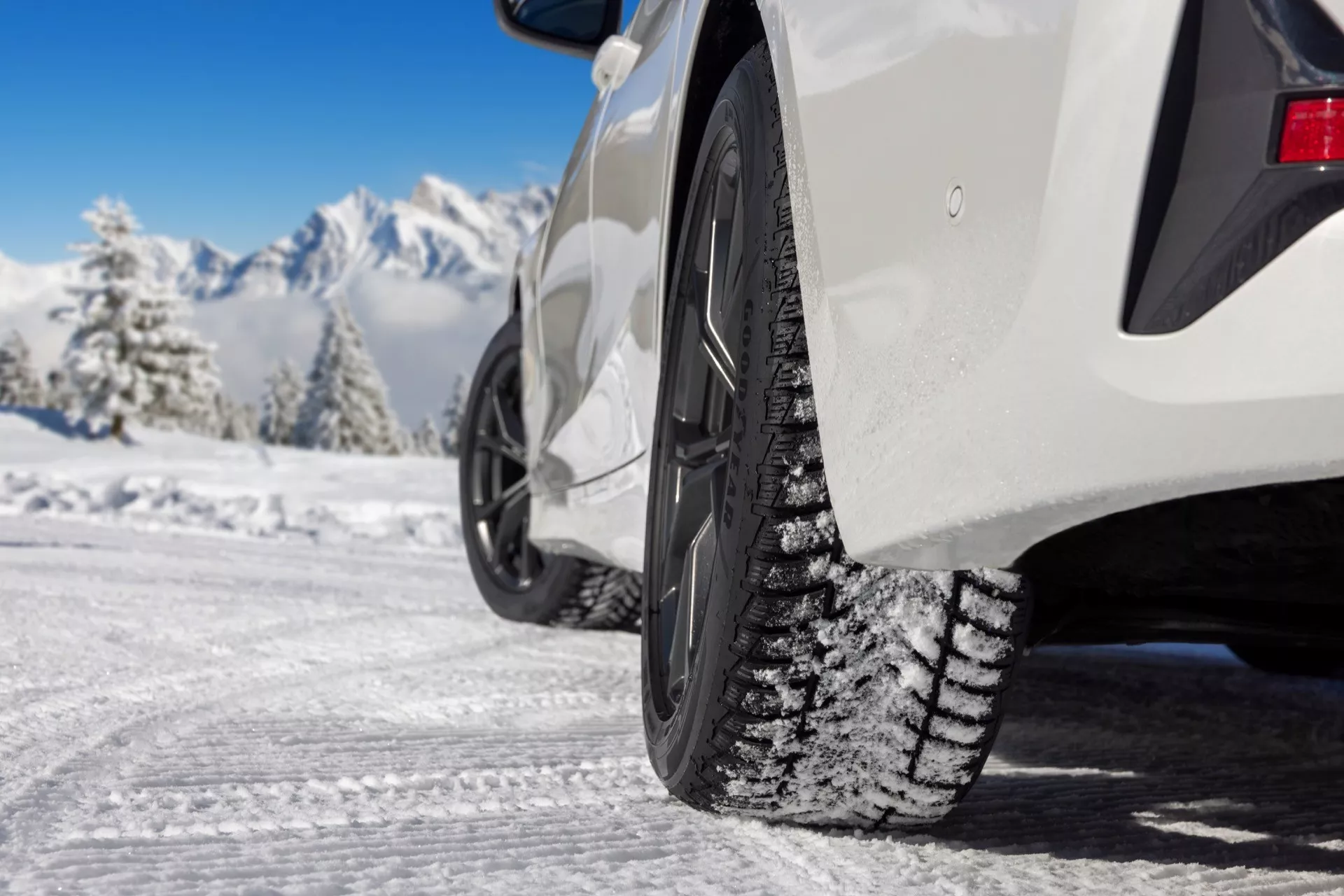 GoodYear UltraGrip Performance 3